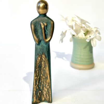 Den Taknemmlige - Bronzefigur som hylder den, som spreder lys med sit positive livssyn